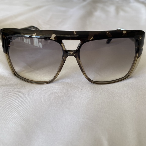 Gucci GG3532 Grey Tortoise and Clear Sunglasses and Case - Picture 4 of 8